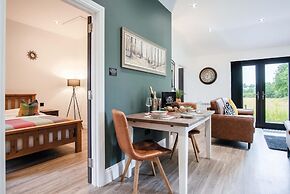 The Shed - 1 Bedroom - Cosheston