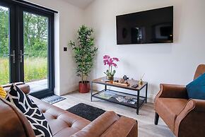 The Shed - 1 Bedroom - Cosheston