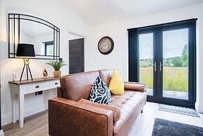 The Shed - 1 Bedroom - Cosheston