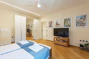 Life & View Luxury Apartment