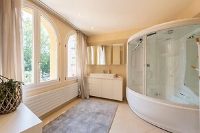 Life & View Luxury Apartment