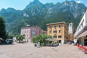 Life & View Luxury Apartment