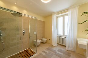 Life & View Luxury Apartment