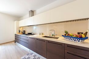 Life & View Luxury Apartment