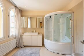 Life & View Luxury Apartment