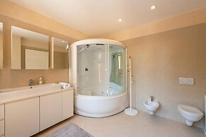 Life & View Luxury Apartments
