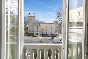 Life & View Luxury Apartments