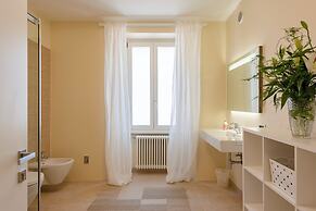 Life & View Luxury Apartment