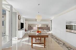 Life & View Luxury Apartments