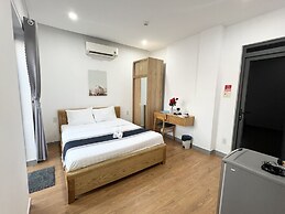 Home Away Minh Khai
