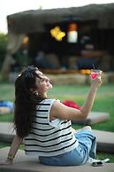 Mona Glamping Caravan Suites