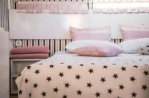 Mona Glamping Caravan Suites