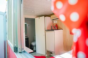 Mona Glamping Caravan Suites