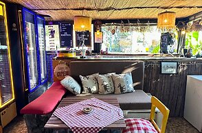 Mona Glamping Caravan Suites