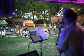 Mona Glamping Caravan Suites