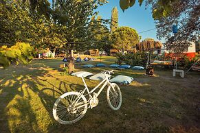 Mona Glamping Caravan Suites