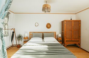 Mona Glamping Caravan Suites