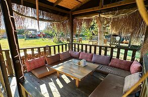 Mona Glamping Caravan Suites