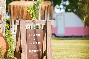 Mona Glamping Caravan Suites