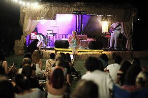 Mona Glamping Caravan Suites