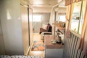 Mona Glamping Caravan Suites