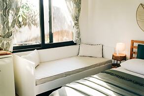 Mona Glamping Caravan Suites