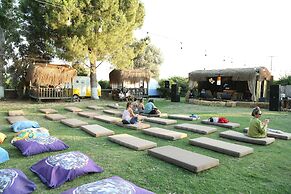 Mona Glamping Caravan Suites