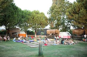 Mona Glamping Caravan Suites