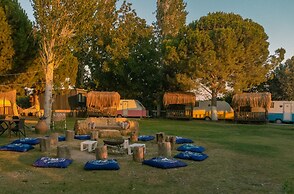 Mona Glamping Caravan Suites