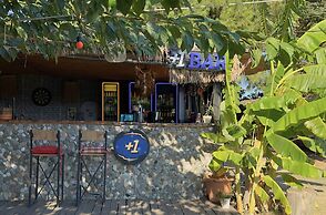 Mona Glamping Caravan Suites