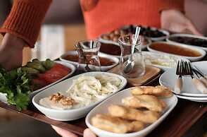 Mona Glamping Caravan Suites