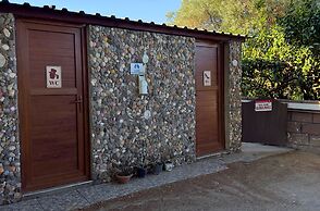 Mona Glamping Caravan Suites