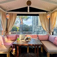 Mona Glamping Caravan Suites