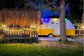 Mona Glamping Caravan Suites