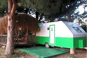 Mona Glamping Caravan Suites