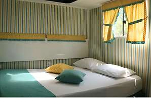 Mona Glamping Caravan Suites