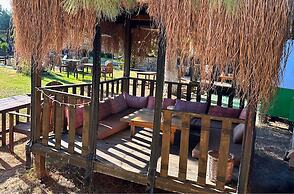 Mona Glamping Caravan Suites