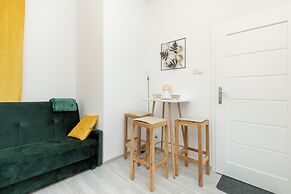 Studio 8 Minutes to the Beach by Renters