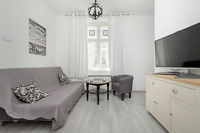 Sopot 3 Bedroom Apartment by Renters