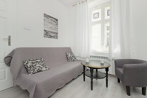Sopot 3 Bedroom Apartment by Renters