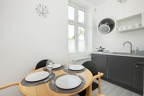 Sopot 3 Bedroom Apartment by Renters