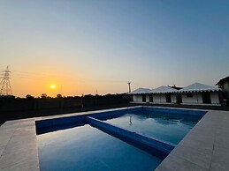 Unity Sunrise Resort - Statue of Unity Kevadia