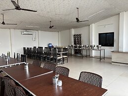 Unity Sunrise Resort - Statue of Unity Kevadia