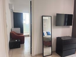 Phaedrus Living: Hoopoe Residencies 107