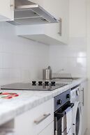 Modern Semi-Studio Flat in London