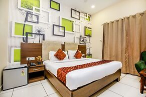 Goroomgo Karan Residency Amritsar