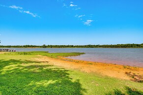 Shawnee Cabin w/ On-site Reservoir Access!