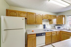 Convenient Dayton Condo w/ Grill: 4 Mi to Downtown