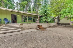 Central Cloudcroft Retreat w/ Wood-burning Stove!
