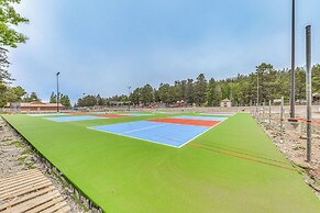 Central Cloudcroft Retreat w/ Wood-burning Stove!